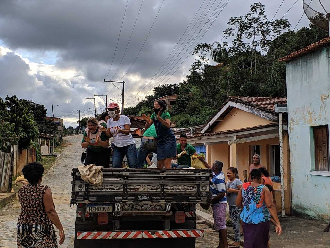 Camacã: Famílias carentes de Leoventura e Jacareci são comtempladas com alimentos do PAA e CONAB